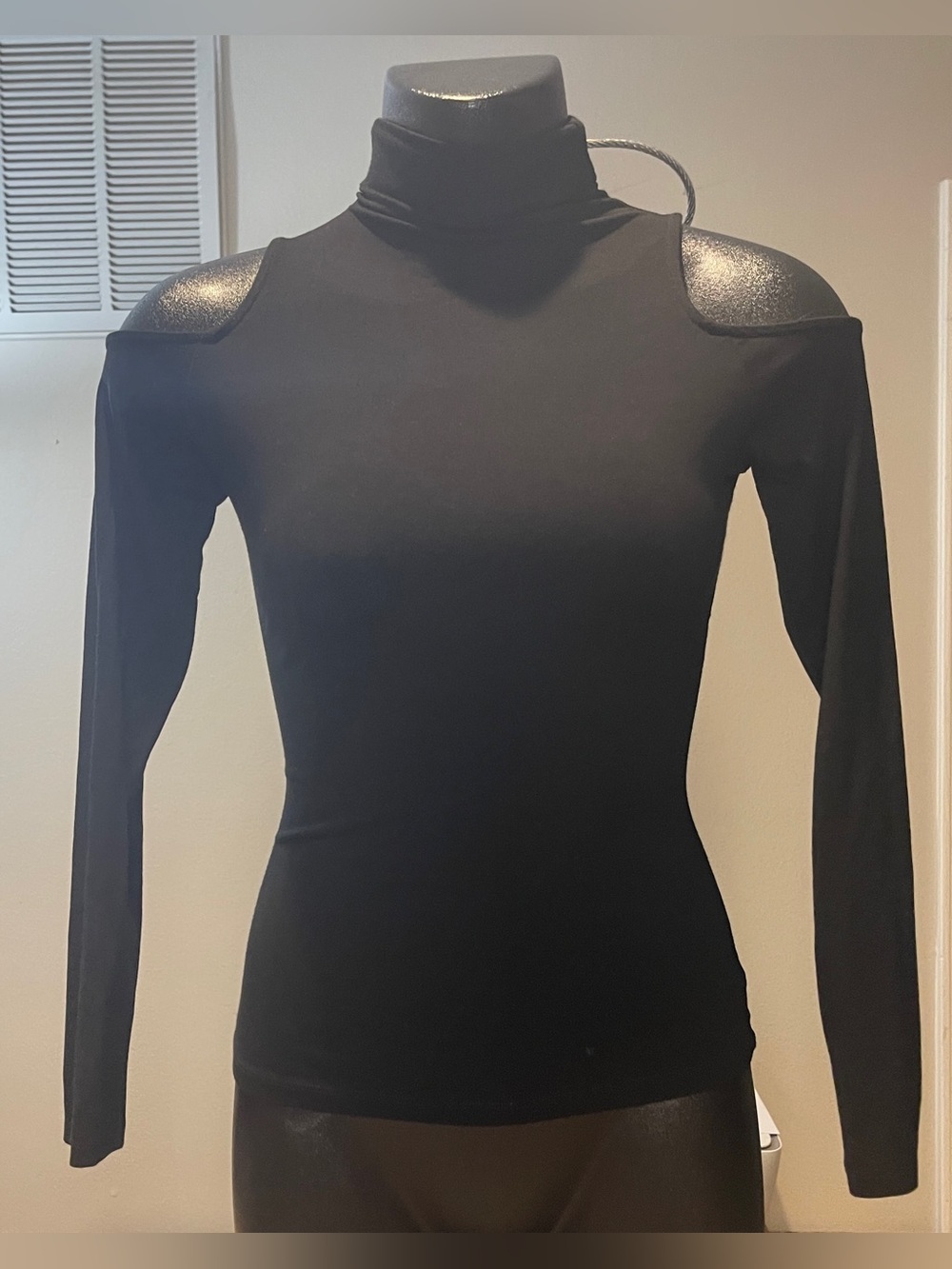 Cache Black Cold-Shoulder Turtleneck Long Sleeve Top, Size Small